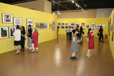 第28屆全國攝影藝術(shù)展覽在臨海盛大開幕，承辦展覽展示活動展現(xiàn)時代光影
